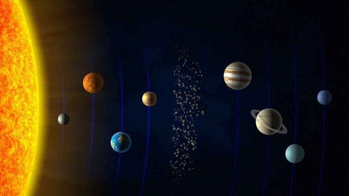 shutterstock_177540725 Illustration of the solar system with the sun and planets